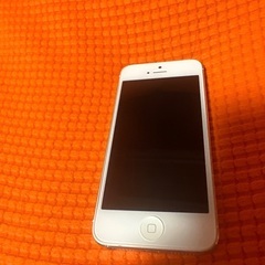 極美品iPhone5 64GB AU White バッテリー新品交換品
