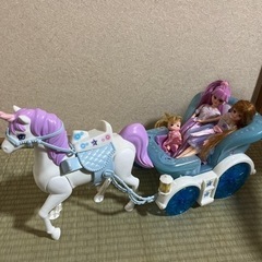 リカちゃん人形と馬車のセット