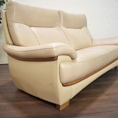 【ジモ取引終了11/30】≪zyt1032ジ≫ カリモク Chitano/チターノ 3人掛けソファ アイボリー系 限定モデル 本革ソファ 2.5人掛け ブランド家具 50618-04+
