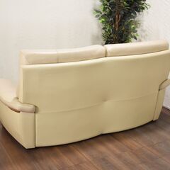 【ジモ取引終了11/30】≪zyt1032ジ≫ カリモク Chitano/チターノ 3人掛けソファ アイボリー系 限定モデル 本革ソファ 2.5人掛け ブランド家具 50618-04+