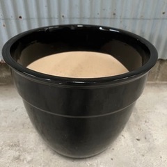 【決まりました🙏】植木鉢 素材 陶器  黒　ブラックの陶器の植木鉢