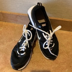 NIKE スニーカー