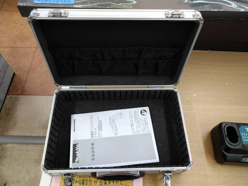 オススメ品makita マキタ ペン型インパクトドライバTD022(7.2V)黒 1.5Ahバッテリ2本・充電器付 TD022DSHXB 8601