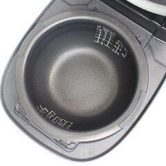 389)【美品/2022年製】TIGER タイガー 炊飯器 5.5合 圧力IH かまど熱封土鍋コーティング JPC-G100