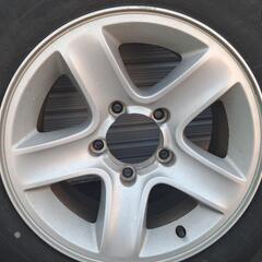 215/70/16タイヤとアルミです