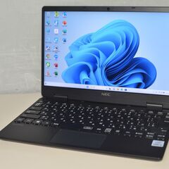 【ネット決済・配送可】中古良品軽量ノートパソコン Windows...