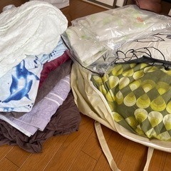 毛布、シーツ、カーテン　0円