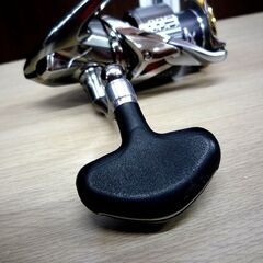 リール スピニングリール ステラ 18 4000XG-J 03809 中古 箱付 STELLA SHIMANO 苫小牧西店 リール スピニングリール ステラ 18 4000XG-J 03809 中古 箱付 STELLA