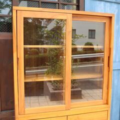 unico(ウニコ)の人気シリーズBREATH(ブレス) チーク無垢材 2面食器棚です！ヴィンテージスタイルのナチュラルな雰囲気のカップボード♪北欧スタイルやカフェ風のお部屋の収納棚に！DF501