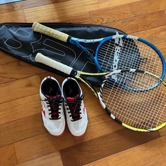 バボラ硬式テニスラケット、シューズセット