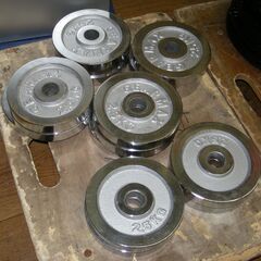 R242 ダンベルトレーニング用品色々 大重量10個セット Used・美品