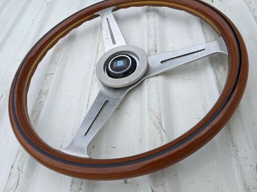 ナルディ NARDI クラシック ウッド ステアリング 36、5cm ナルディ NARDI クラシック ウッド ステアリング 36、5cm