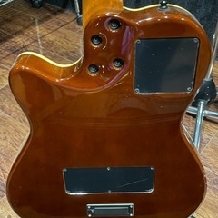 Godin  A6 Ultra  