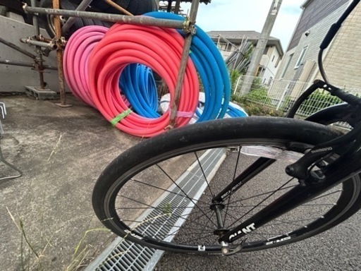GIANT クロスバイク（ライト・空気入れ付き）すぐ乗れます！