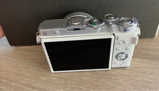 【美品】OLYMPUS PEN E-P7 レンズキッ