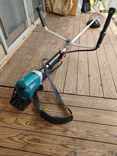 値下げ！！騒音対策に！マキタ 36V 充電式草刈機 Uハンドル MBC231D