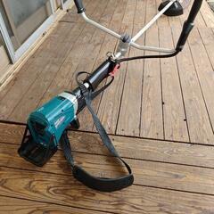 値下げ！！騒音対策に！マキタ 36V 充電式草刈機 Uハンドル MBC231D