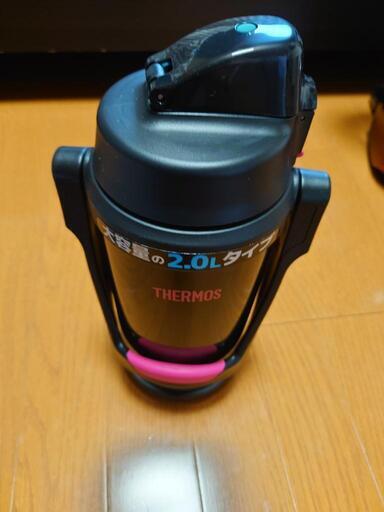 水筒:THERMOS ステンレス製魔法びん構造　2.0L　中古品