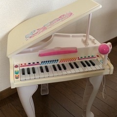 電子グランドピアノ　おもちゃ