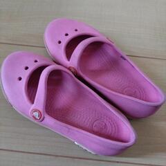 c10　crocs　サンダル　ピンク色