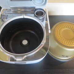 【愛知店舗】　パナソニック　炊飯器　5.5合炊き　スチームIHジャー　ダイヤモンド釜　大火力おどり炊き　ホワイト　SR-SH103  2014年製