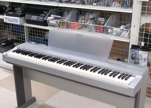 YAMAHA ヤマハ 電子ピアノ P-70 2007年製 88鍵 フットペダル・アダプター・スタンド・譜面台付属 中古品 動作確認済み