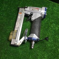 マキタ AT422CA 軽天タッカー 本体のみ【市川行徳店】【店頭取引限定】【中古】管理番号：IT9BW2RKKBOM マキタ AT422CA 軽天タッカー 本体のみ【市川行徳店】【店頭取引限定