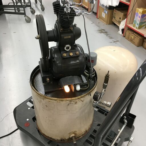 芝浦電機　消音タイプ　コンプレッサー　100V