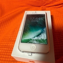 iPhone5 AU 16GB White 新品交換バッテリー100%