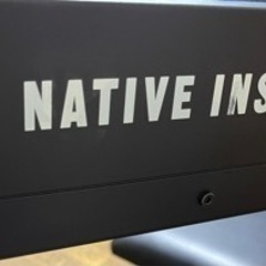 Native Instruments KOMPLETE KONTROL S88 キーボードスタンド　イス　3点セット