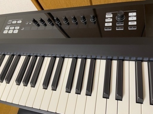 Native Instruments KOMPLETE KONTROL S88 キーボードスタンド　イス　3点セット Native Instruments KOMPLETE KONTROL S88 キーボードスタンド イス 3