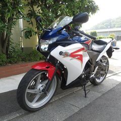 ホンダ　CBR250R　実働中古美車　前後新品タイヤ交換済み　バ...