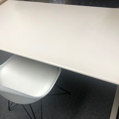 【急募】オフィス　テーブル　3台有り
