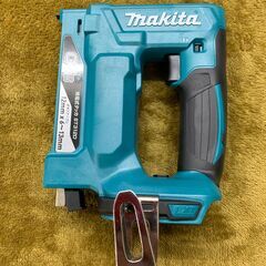 愛品館江戸川店】マキタ(Makita) 充電式タッカ ST312DZK （本体・充電 