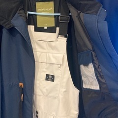新品スノボウェア　Mサイズ