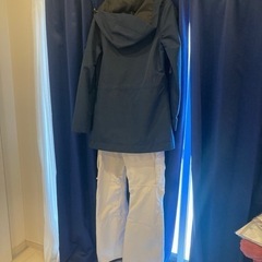 新品スノボウェア　Mサイズ