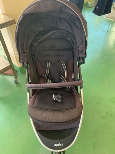 3輪ベビーカー　aprica