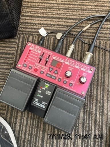 Boss RC-30 本体と電源ケーブル