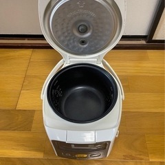 冷蔵庫　146L 2018年製　三菱、　炊飯器付き