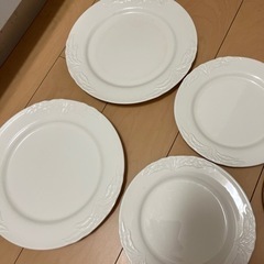 ブランド白色皿　4枚