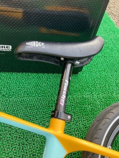 カーボンフレーム ランバイク 超軽量 正規 品