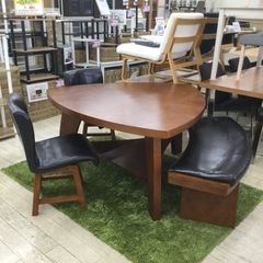 【✨おしゃれデザイン❗️向かい合って食事が楽しめる❗️回転イス❗️ベンチ❗️✨】定価¥73,480 ダイニング４点セット