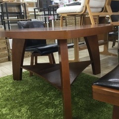 【✨おしゃれデザイン❗️向かい合って食事が楽しめる❗️回転イス❗️ベンチ❗️✨】定価¥73,480 ダイニング４点セット