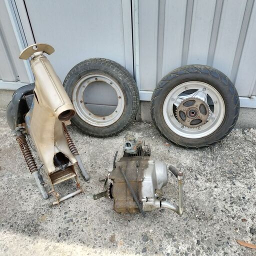 ジョルノ AF70 通勤や通学に！フロントタイヤ新品オイル交換済！引き取りでお願いいたします ジョルノ AF70 通勤や通学に！フロントタイヤ新品オイル交換済