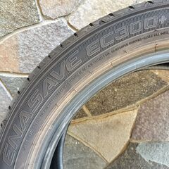 中古タイヤ　ダンロップ ENASAVE EC300+ ２１５/５０R１８ 