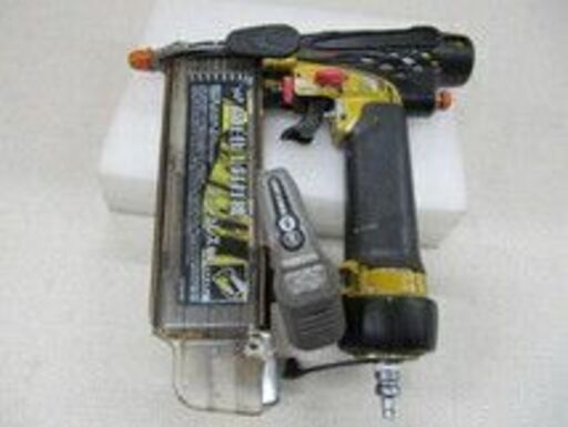 入荷!【大工道具】日立 高圧 仕上釘打機 NT55HM フィニッシャー【地域最大電動工具高価買取アールワン田川】