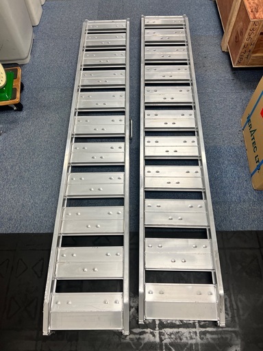 昭和ブリッジ　 農業機械全般向けアルミブリッジ PRO（210cm x 30cm x 2本）