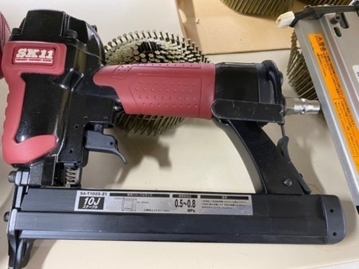 入荷！ 藤原産業 Sエアピン釘打機 ステーブル エアタッカー SA-T1025L【地域最大電動工具高価買取アールワン田川】