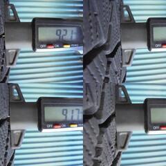 ブリヂストン　BLIZZAK DM-V2　225/65R17　4本　9分溝