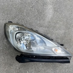 ホンダフィット　右ヘッドライト　中古assy